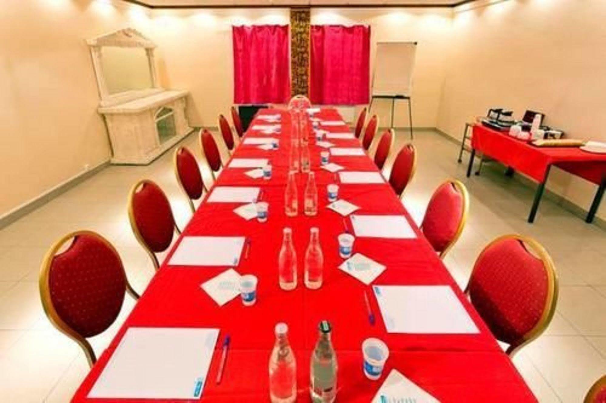 מלון ז'ואנוויל-לה-פו Ibis Styles Paris Hippodrome De Vincennes מראה חיצוני תמונה